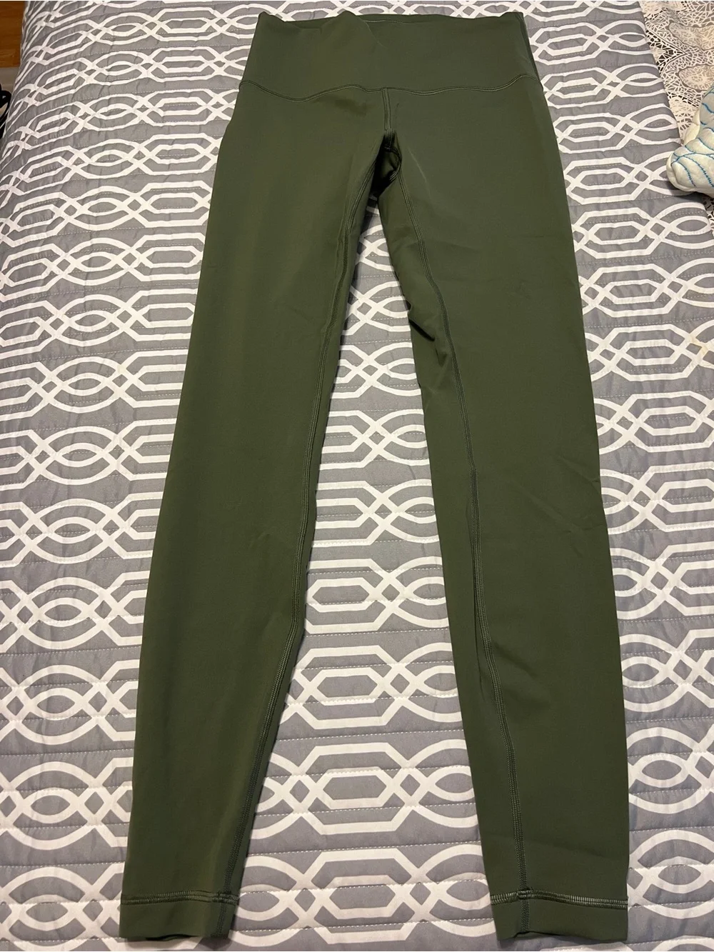 Lululemon Wunder Train High Rise 28 inch